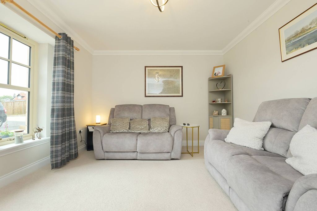 Property photo 3 of 28