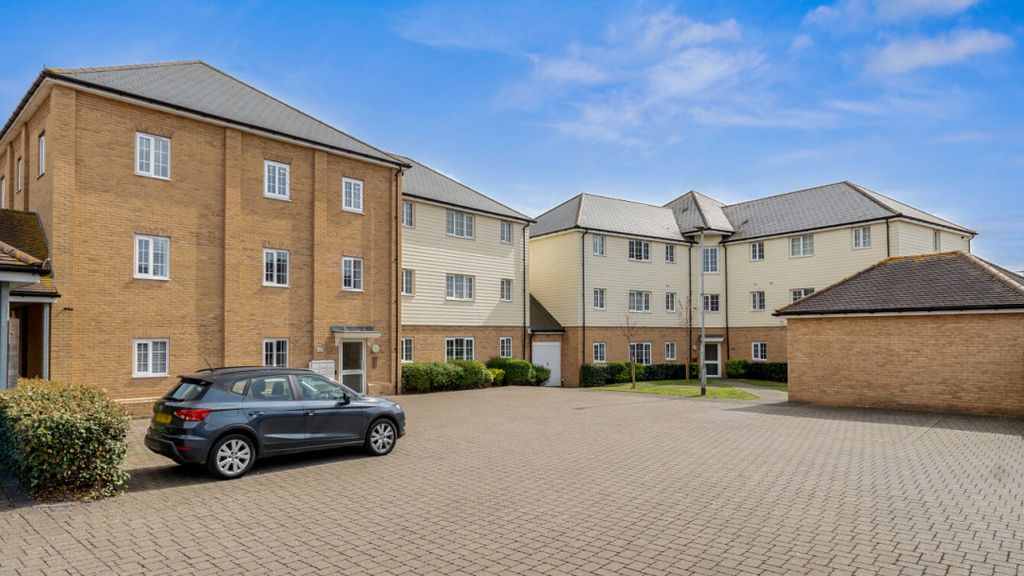 Property photo 2 of 21