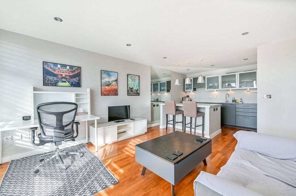 Property photo 2 of 9