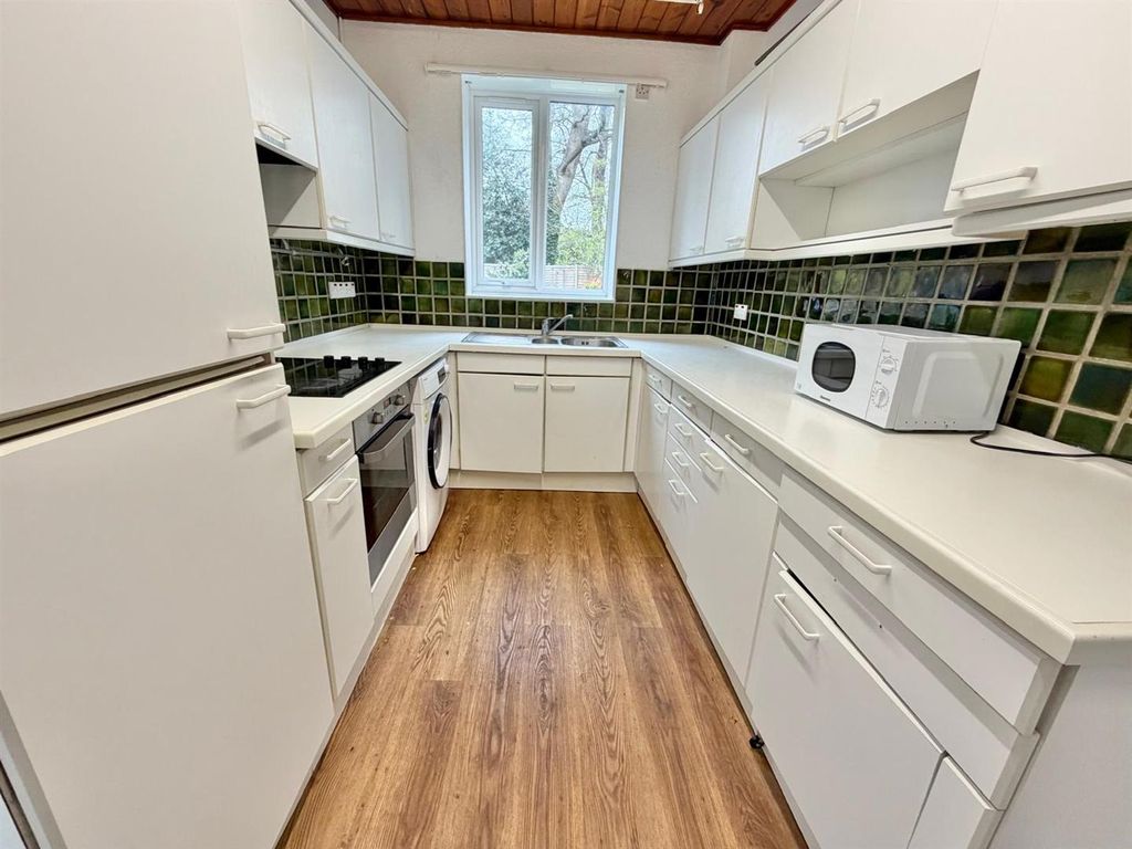 Property photo 2 of 11 Davidson Frost-Wellings, Dfw, Wychwood Avenue, Kit