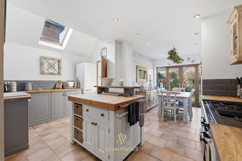 Property photo 2 of 29