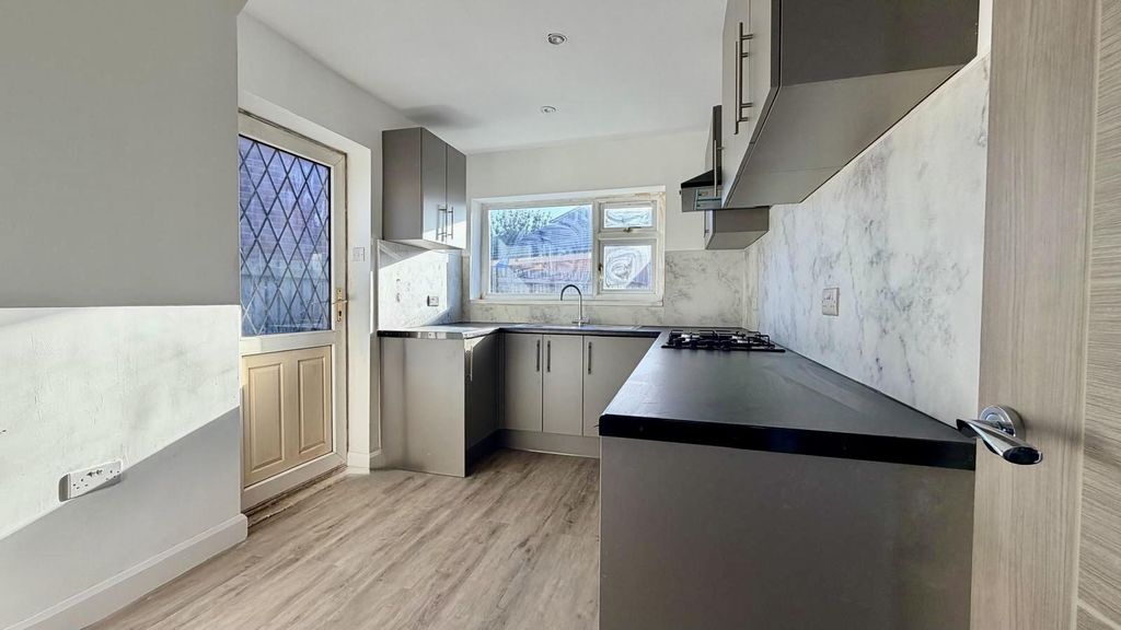 Property photo 2 of 8 B2dc2656-8368-4F19-A749-2F89025Fc673.Jpeg