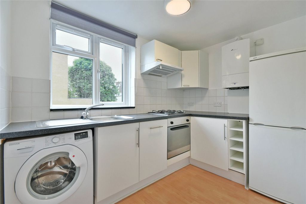 Property photo 2 of 10 Picture No. 41