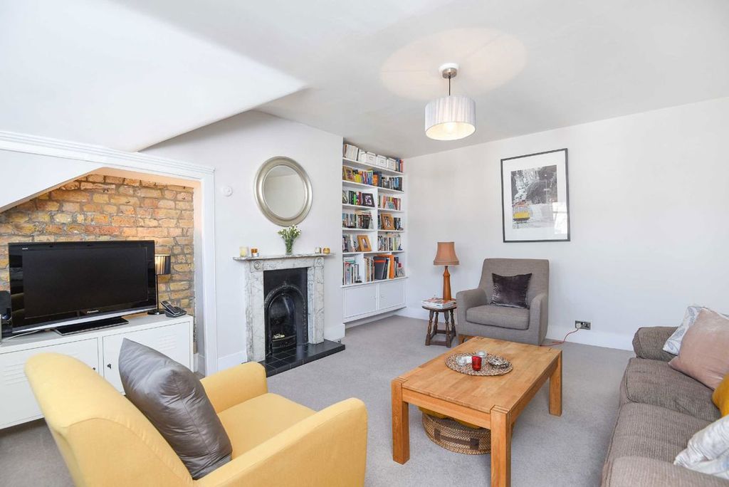 Property photo 2 of 7