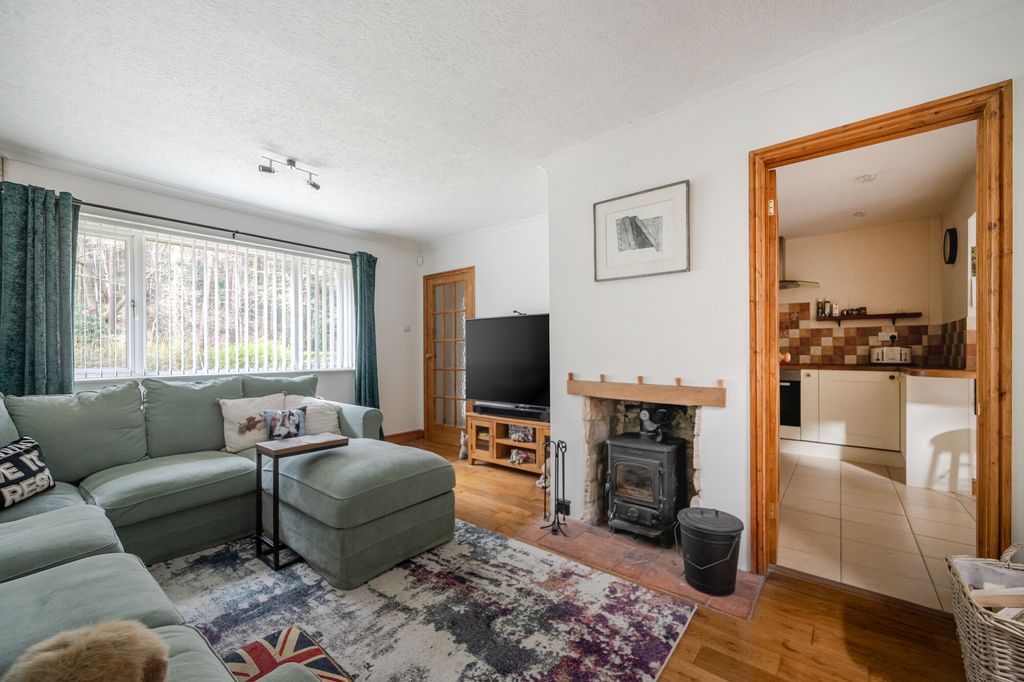 Property photo 2 of 9 2