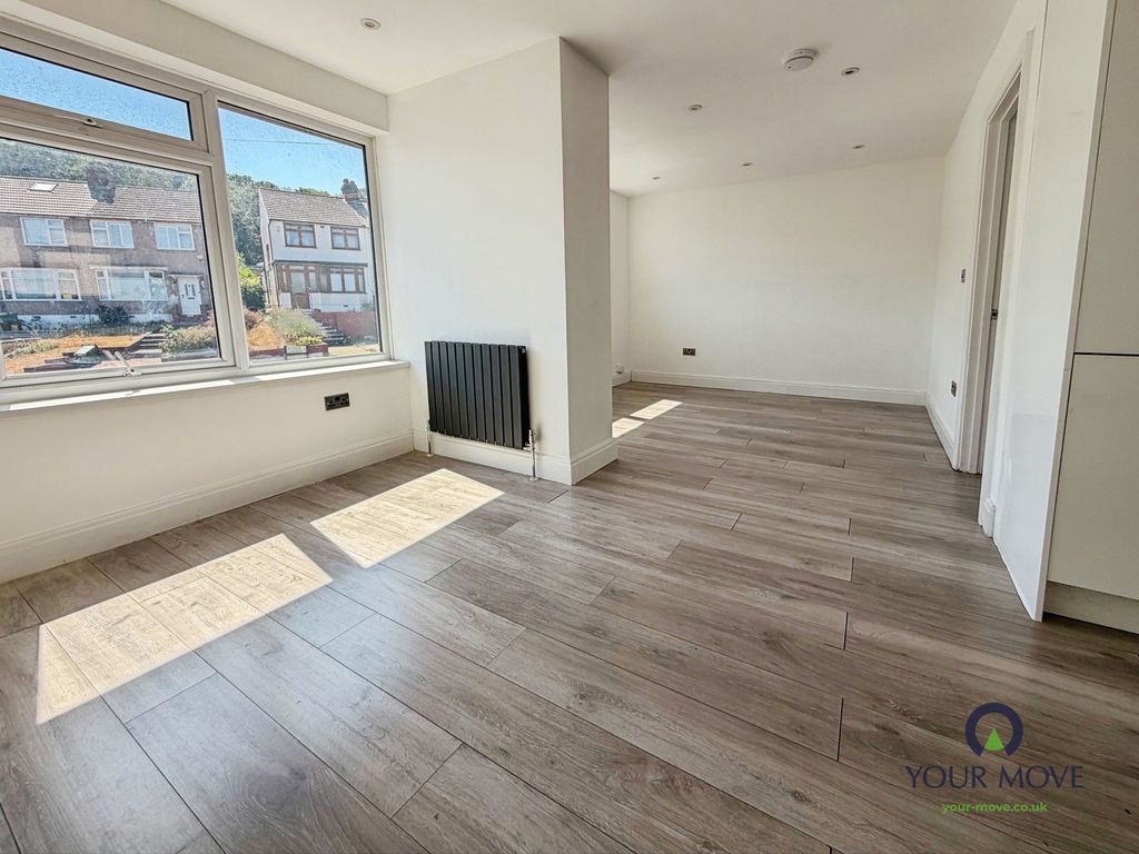 Property photo 2 of 10 Pbox-Img.Jpg