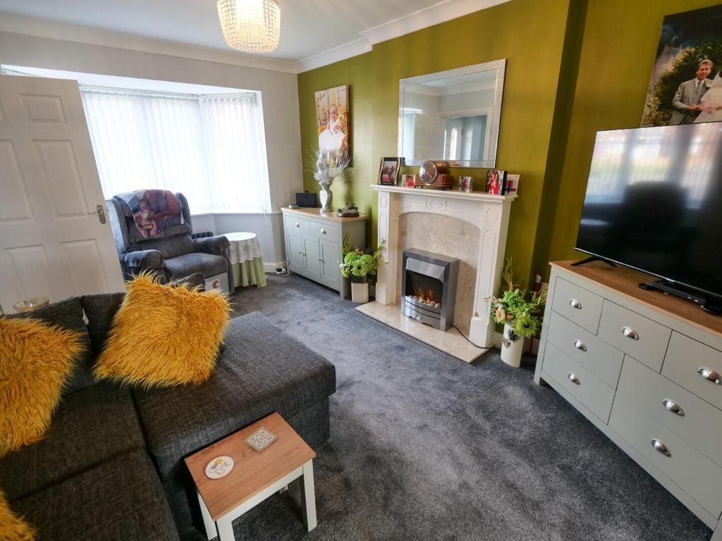 Property photo 3 of 18 Living Room