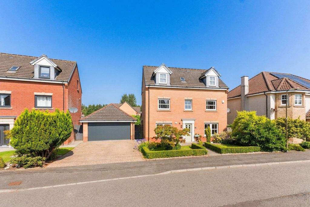 Property photo 1 of 41