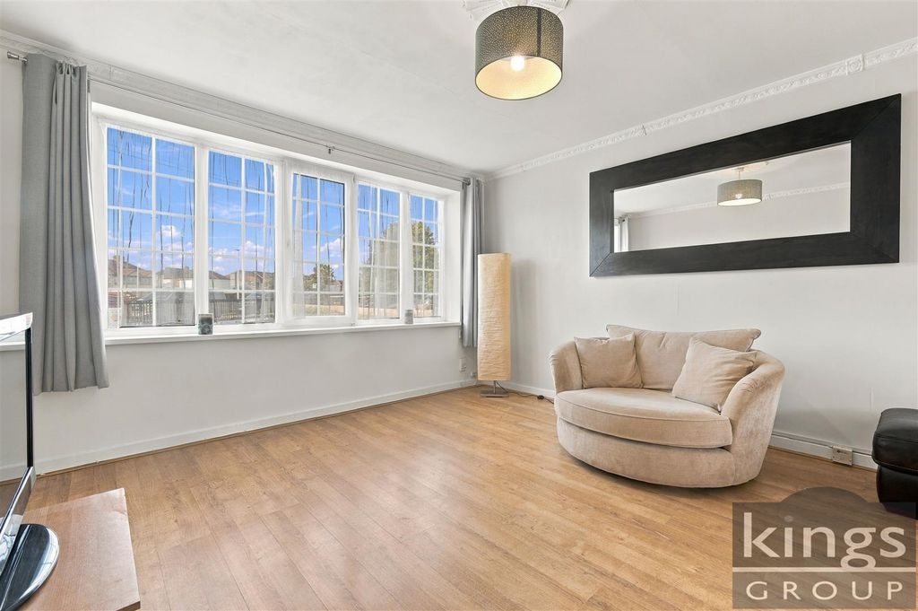 Property photo 2 of 32
