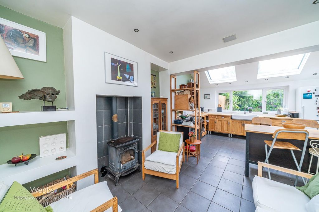 Property photo 2 of 54 Â© Webbs Estate Agents Â© (129 Of 187).Jpg