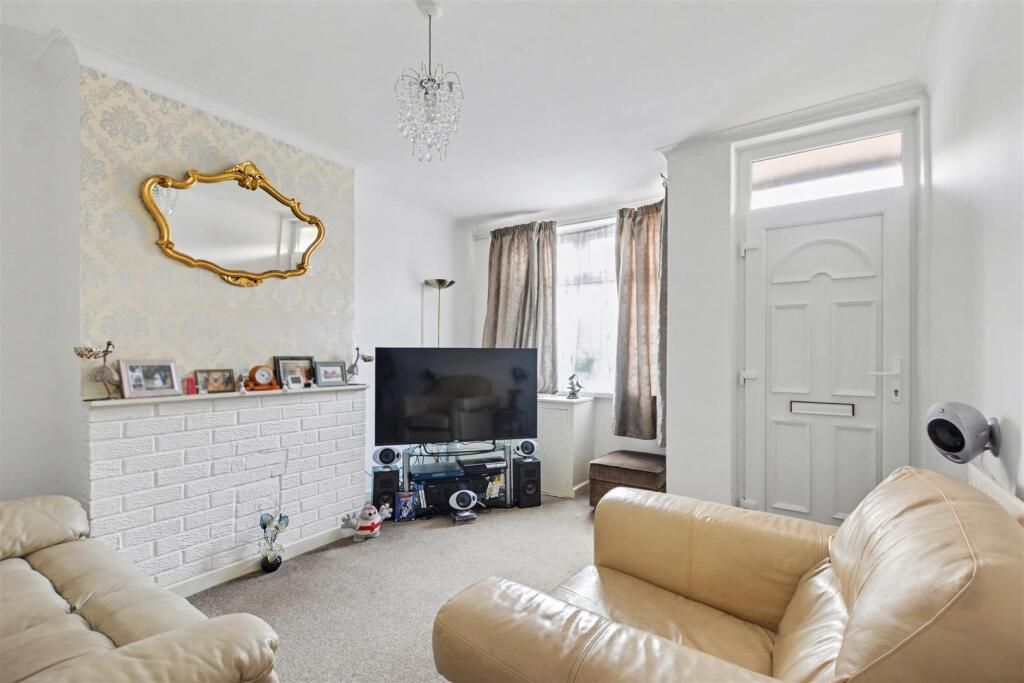 Property photo 3 of 18