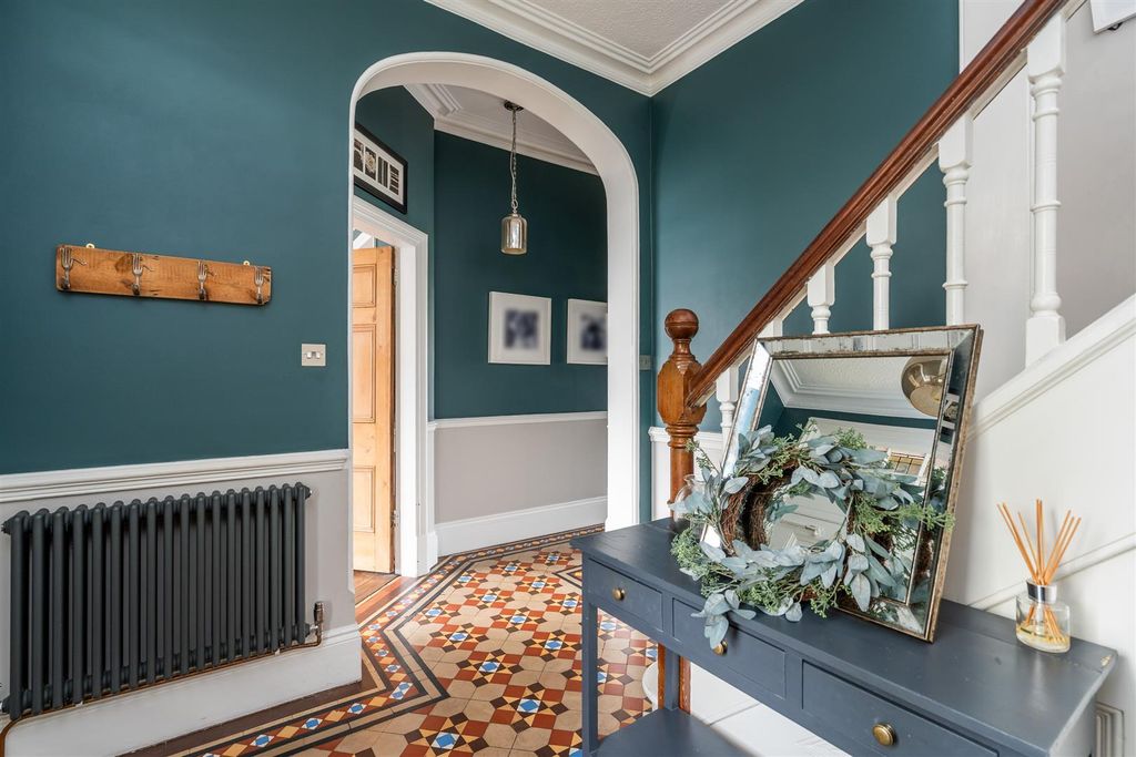 Property photo 3 of 39 25 Meriden Road_82.Jpg