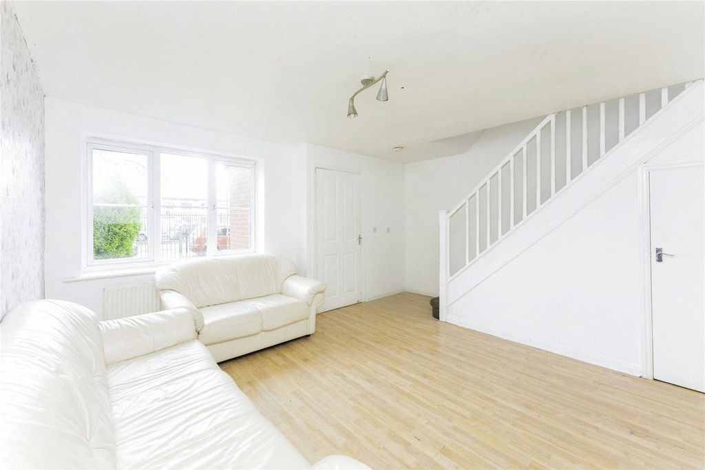 Property photo 2 of 14 Picture No. 11