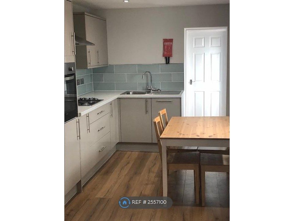 Property photo 1 of 7 Kitchen Diner