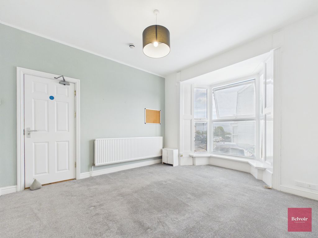 Property photo 3 of 34