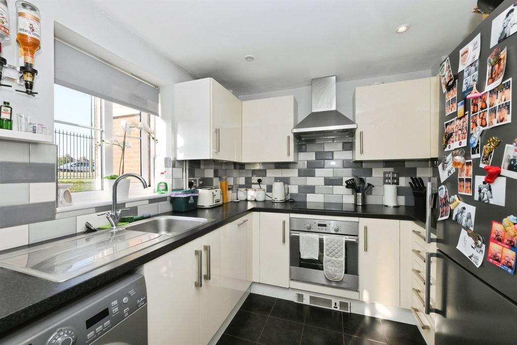 Property photo 2 of 15