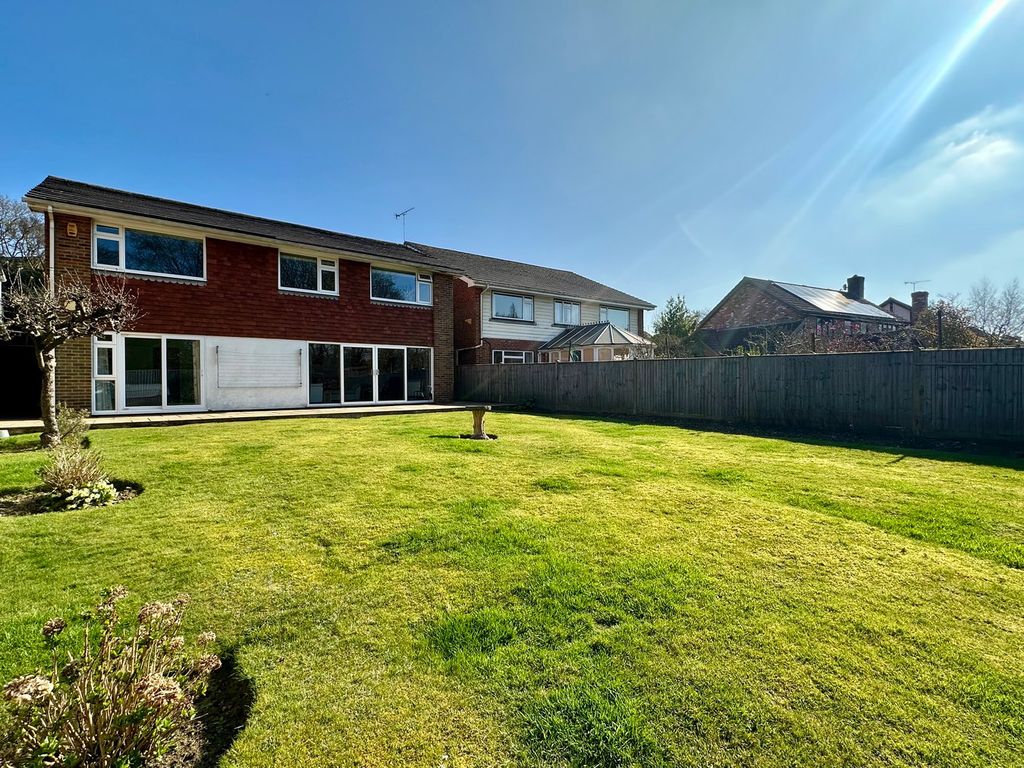Property photo 2 of 25