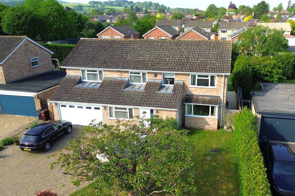 Property photo 1 of 21