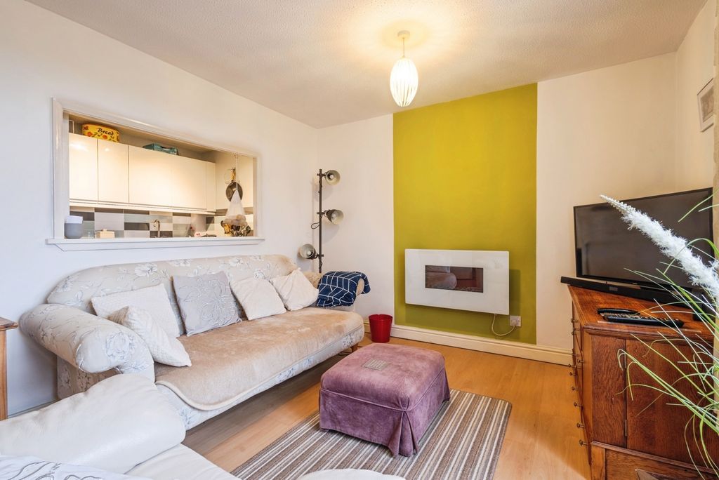 Property photo 2 of 12 Pbox-Img.Jpg