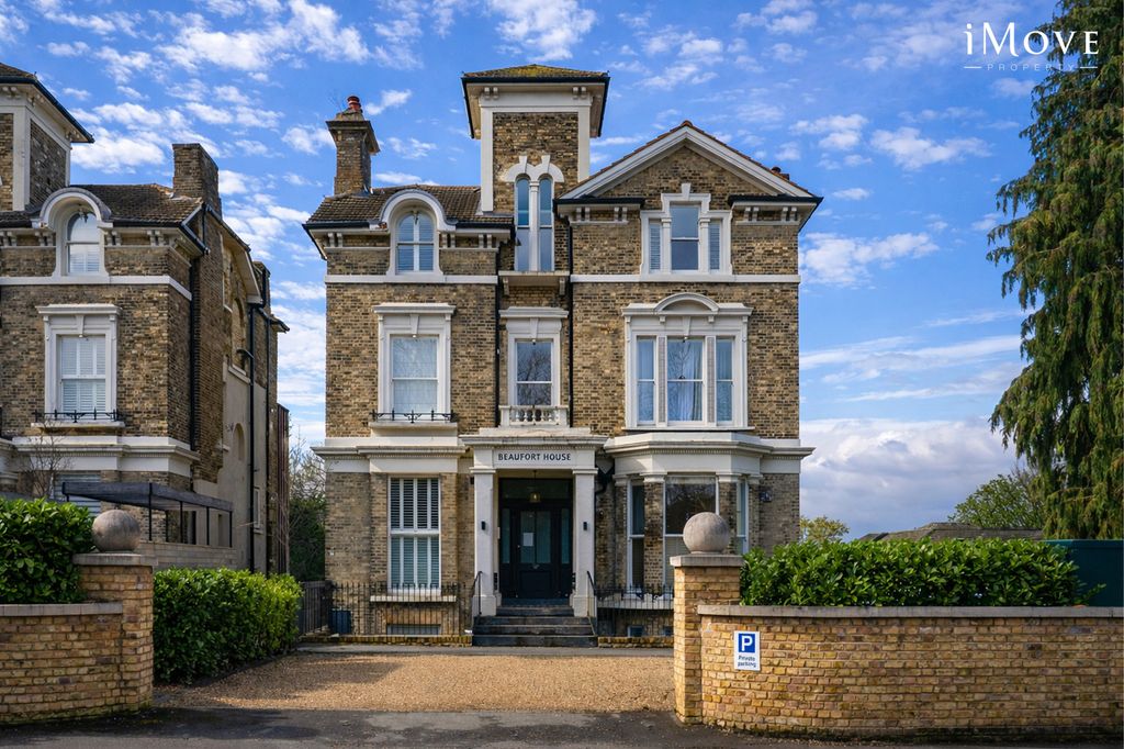 Property photo 2 of 26