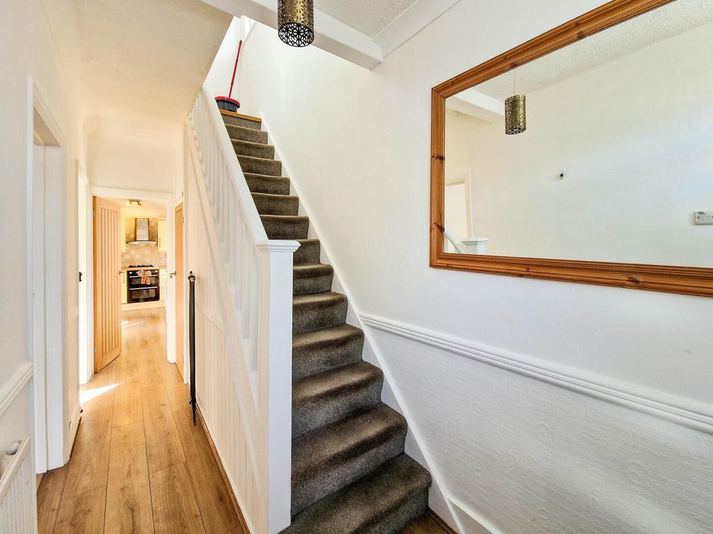 Property photo 3 of 13 Hallway