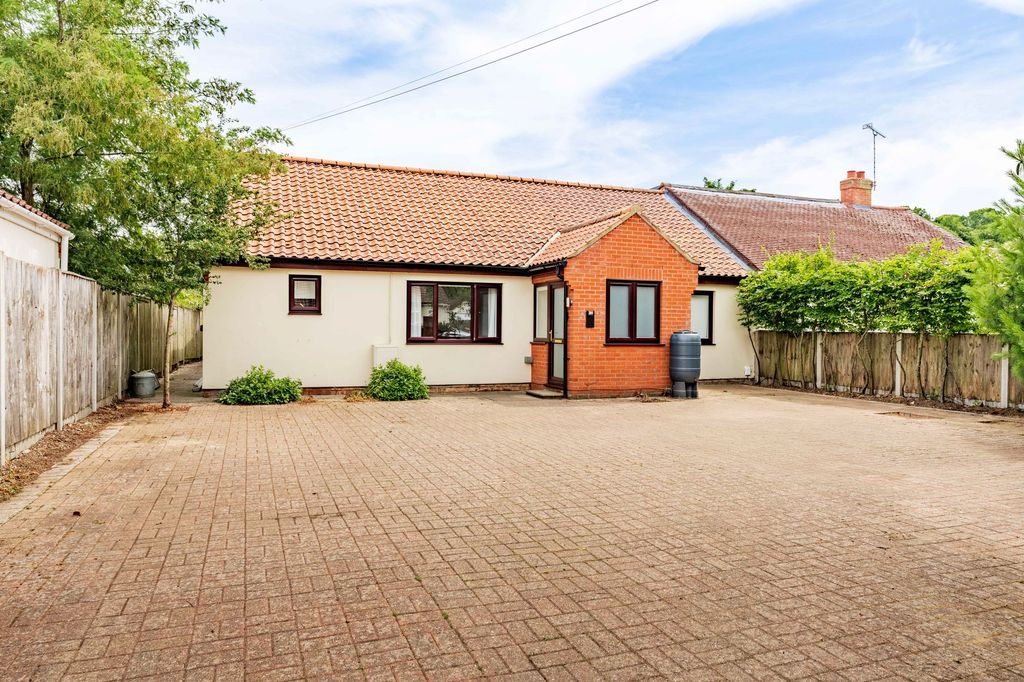 Property photo 2 of 26