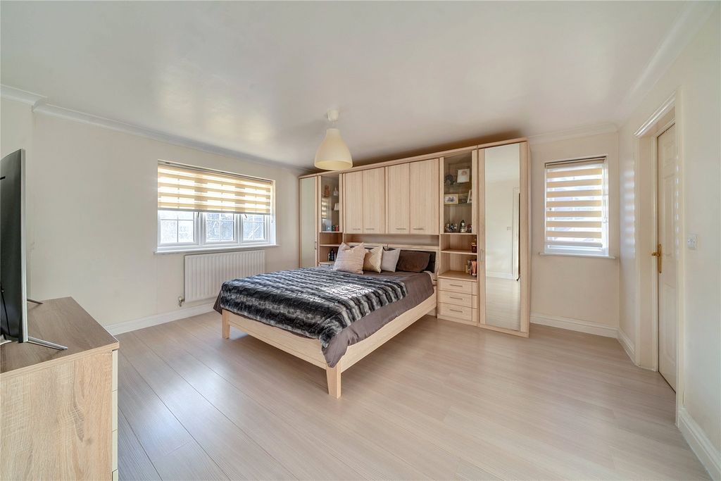 Additional image 34 of 6 bed country house for saleSandringham Drive, Dartford, Kent DA2