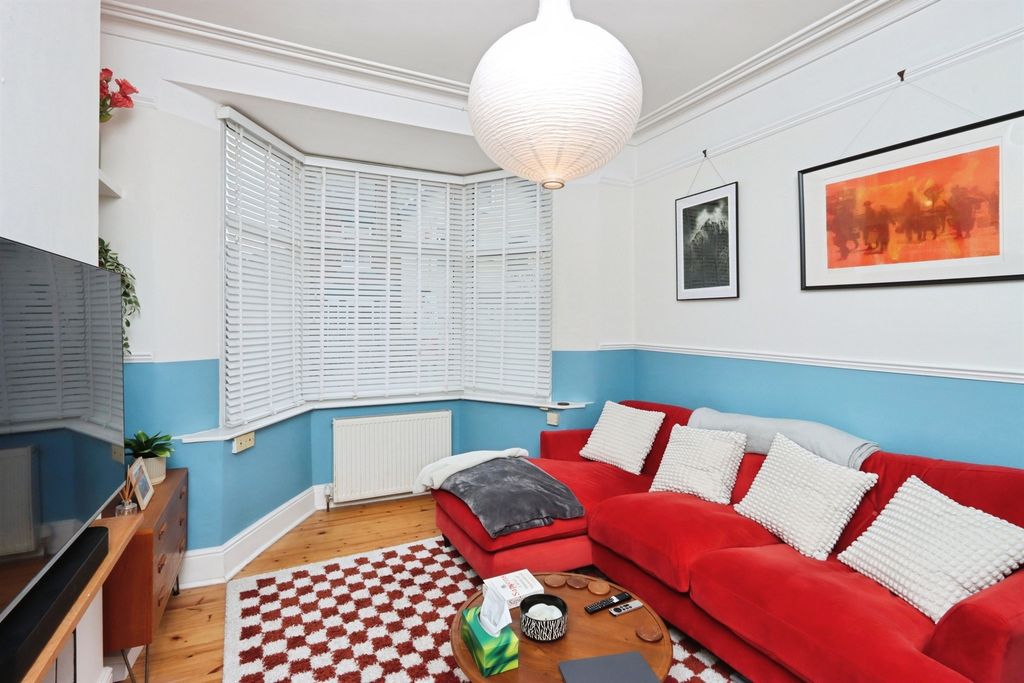 Property photo 2 of 20