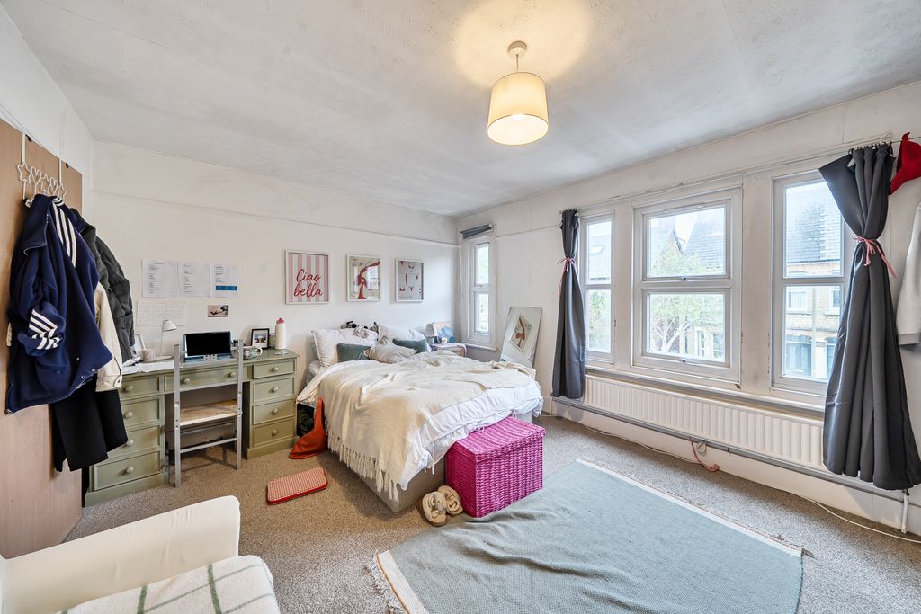 Property photo 3 of 12