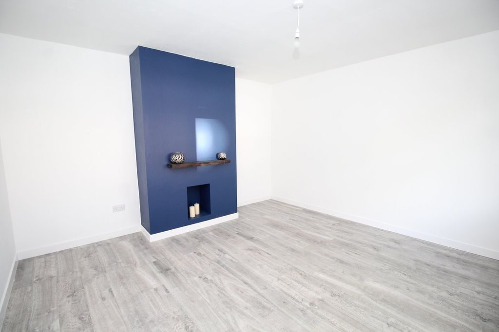 Property photo 2 of 10 Lounge