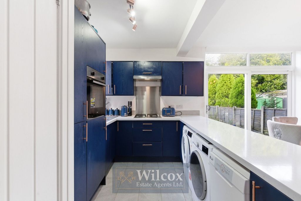 Property photo 3 of 20