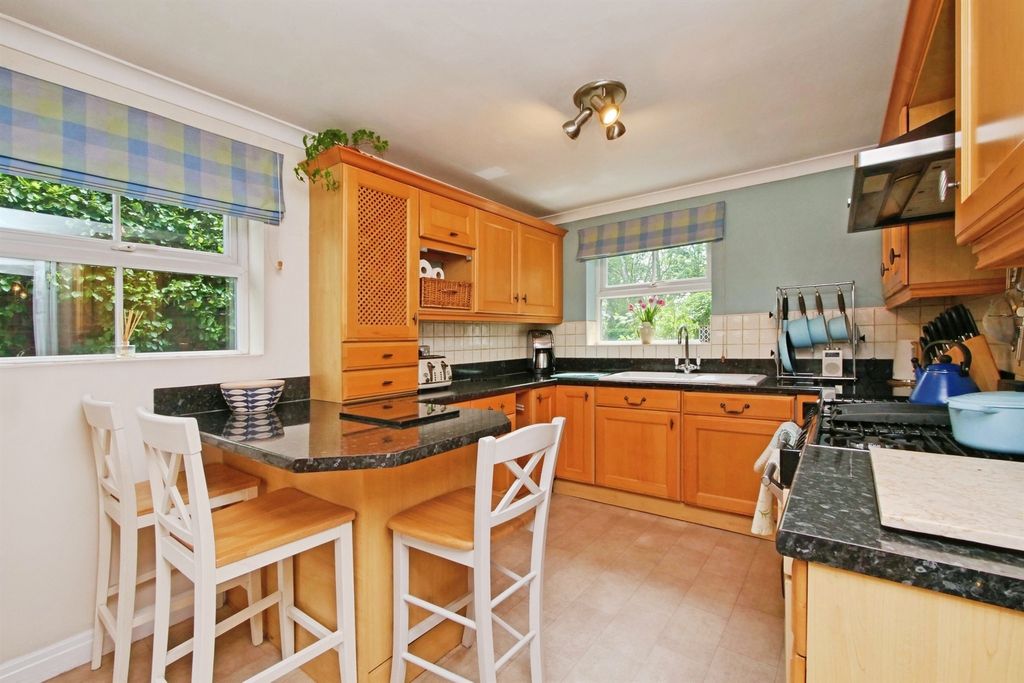Property photo 2 of 22