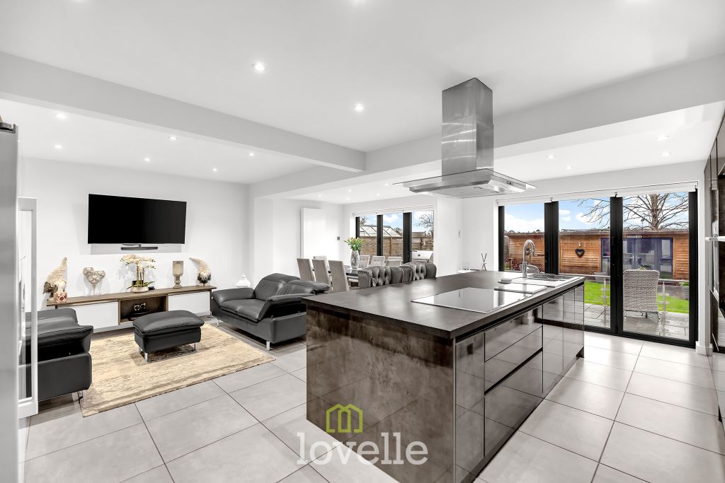 Property photo 3 of 49