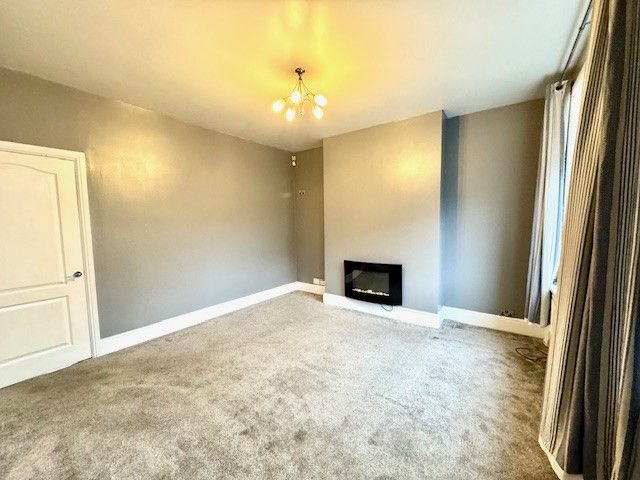 Property photo 3 of 9 Balcony