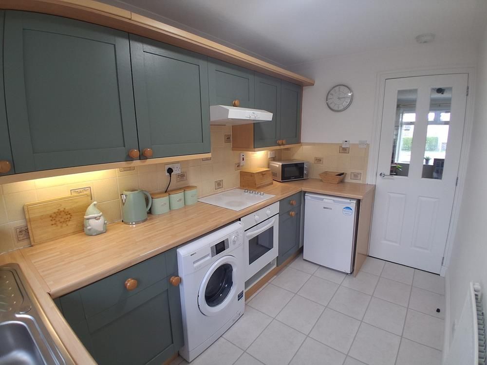 Property photo 2 of 7 Kitchen 1
