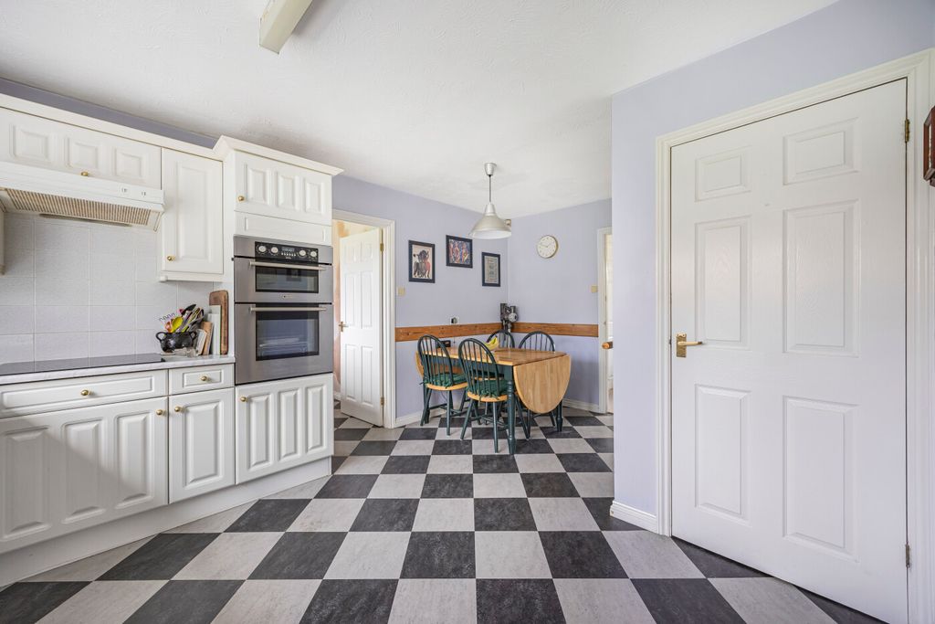 Property photo 3 of 25 11_62546.Jpg