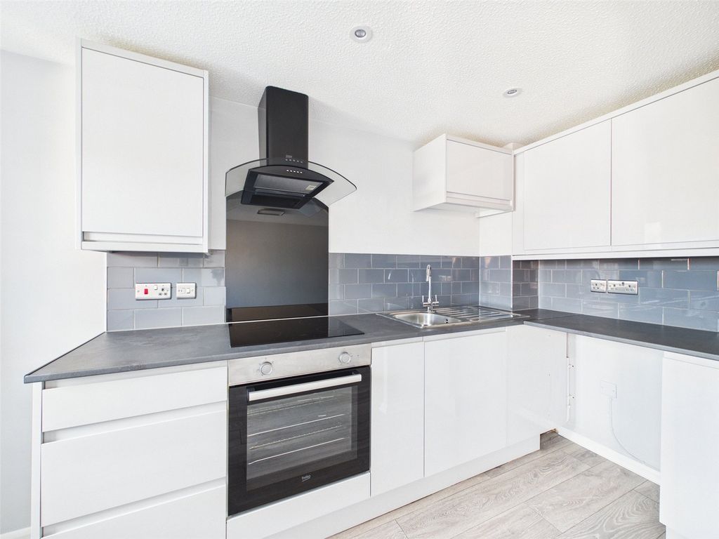 Property photo 2 of 10 Picture No. 04