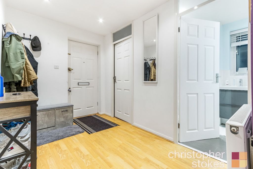 Property photo 3 of 18 3633776