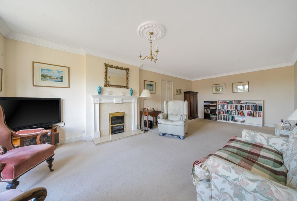 Property photo 3 of 15 1300642-8-683840E...