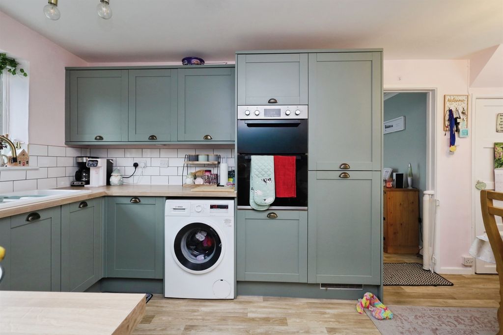 Property photo 2 of 16