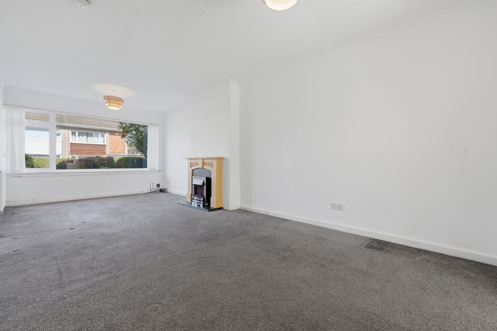 Property photo 2 of 31
