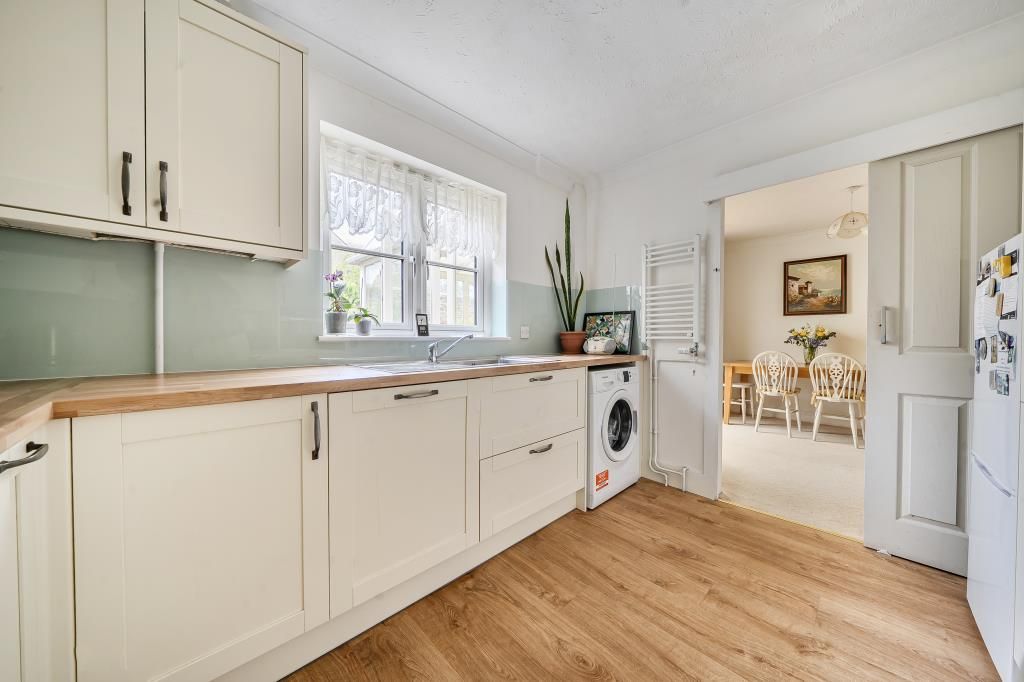 Property photo 3 of 20 Kitchen