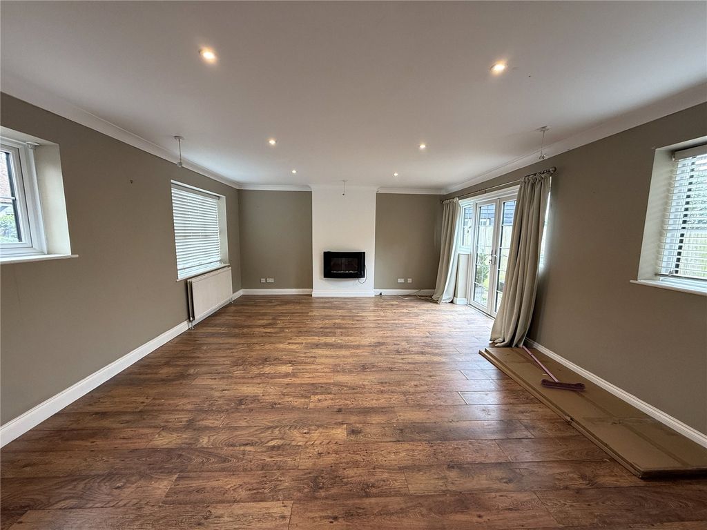 Property photo 2 of 33 Picture No. 02