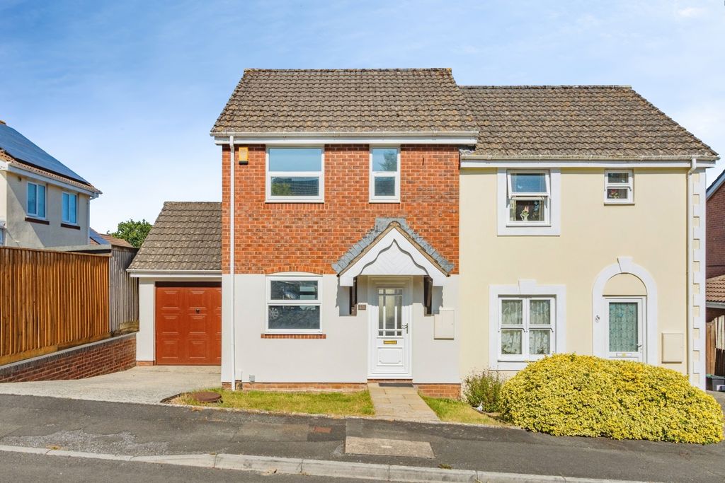 Property photo 1 of 19 Pbox-Img.Jpg
