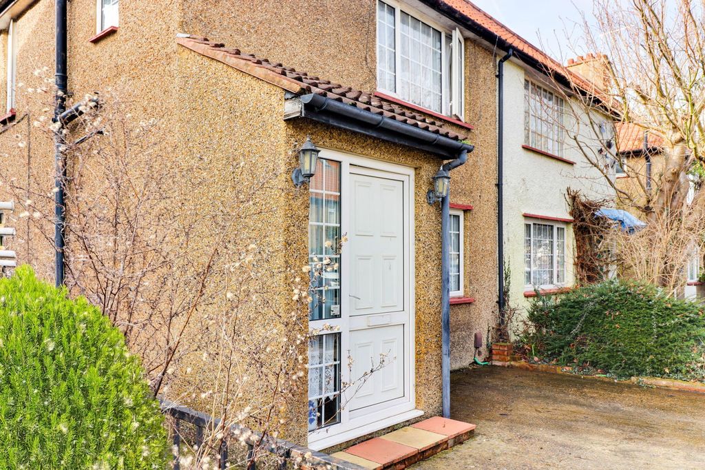 Property photo 2 of 29