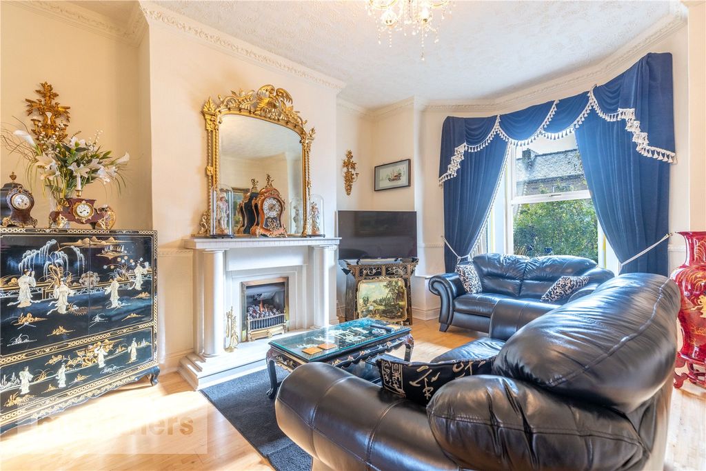 Property photo 2 of 30 Living Room