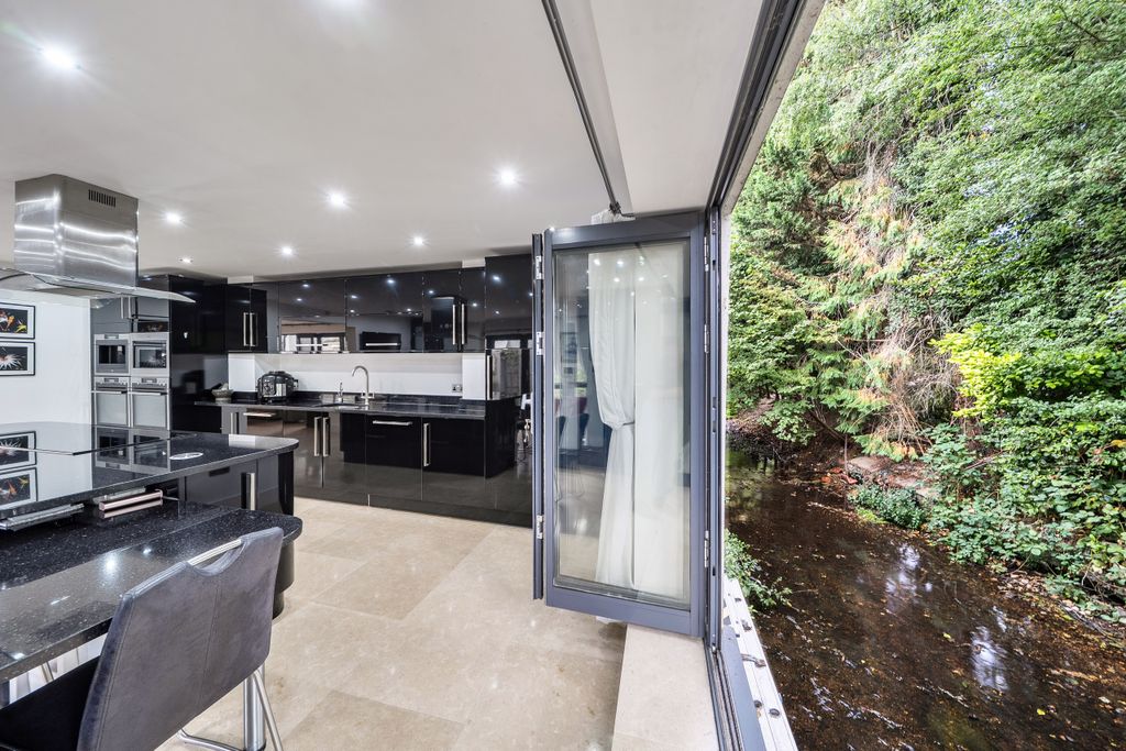 Property photo 3 of 22 1512302-24-6A9078A4950A4