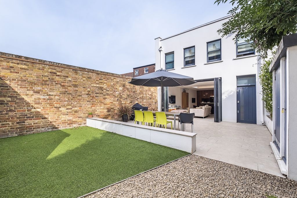 Property photo 1 of 19