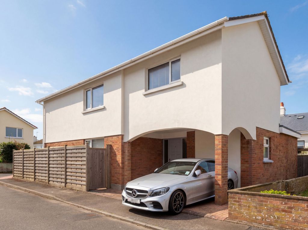 Property photo 1 of 32