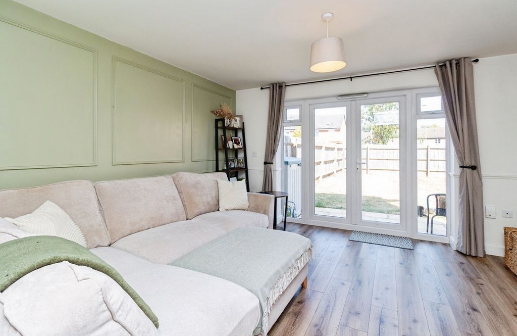 Property photo 3 of 15 Pbox-Img.Jpg